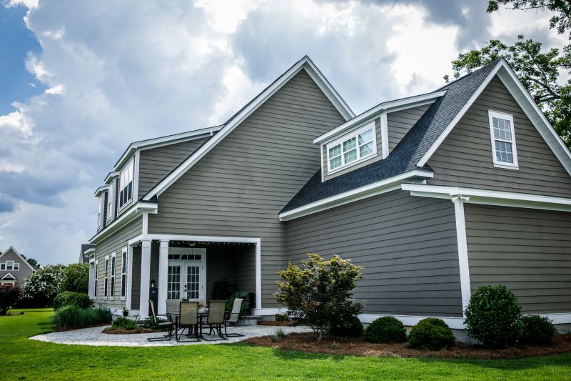 Ensure Enhanced Protection With Professional Home Siding Painting Service!